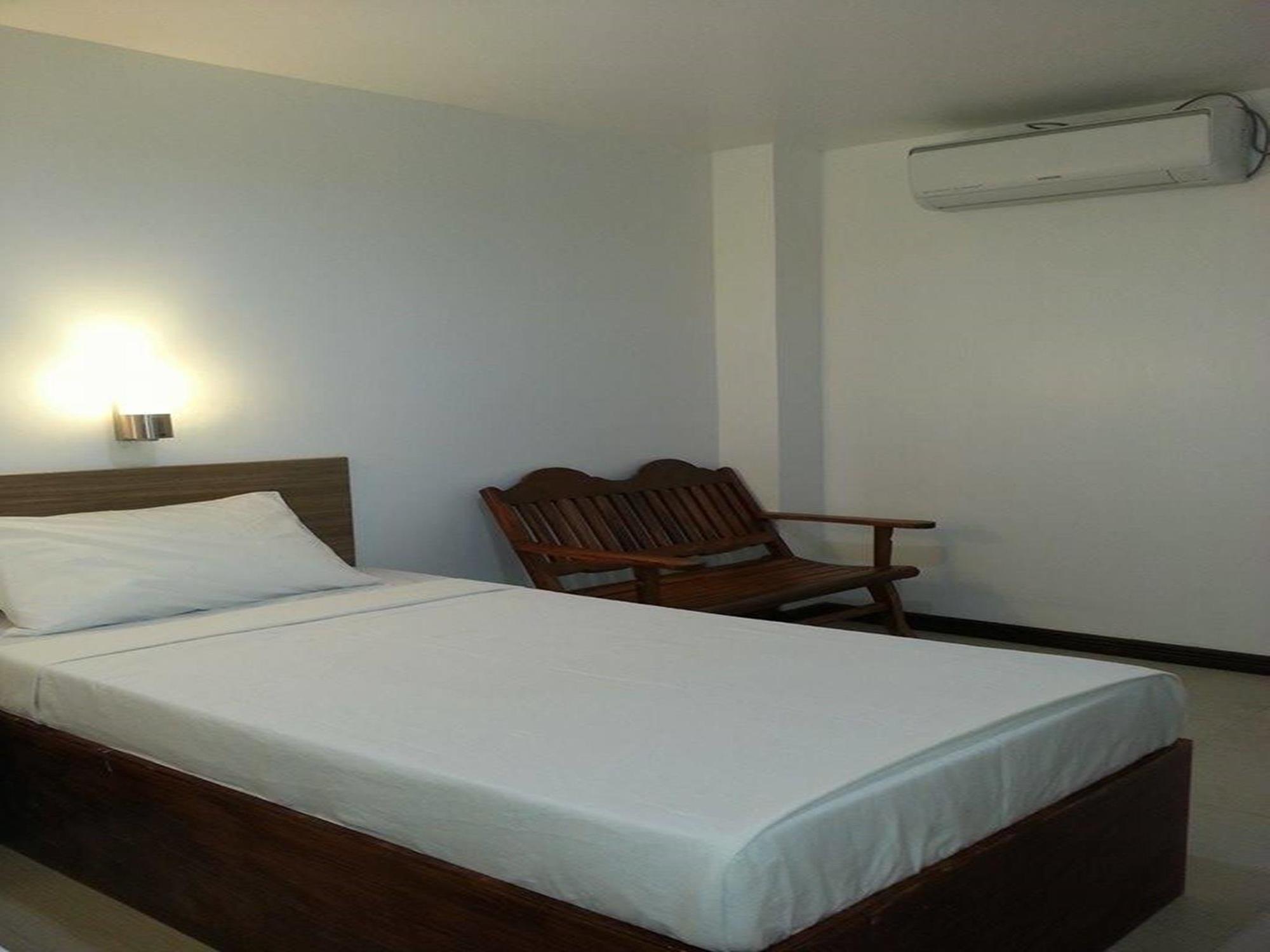 Reddoorz Plus Near Vigan City Commercial Center Exteriér fotografie
