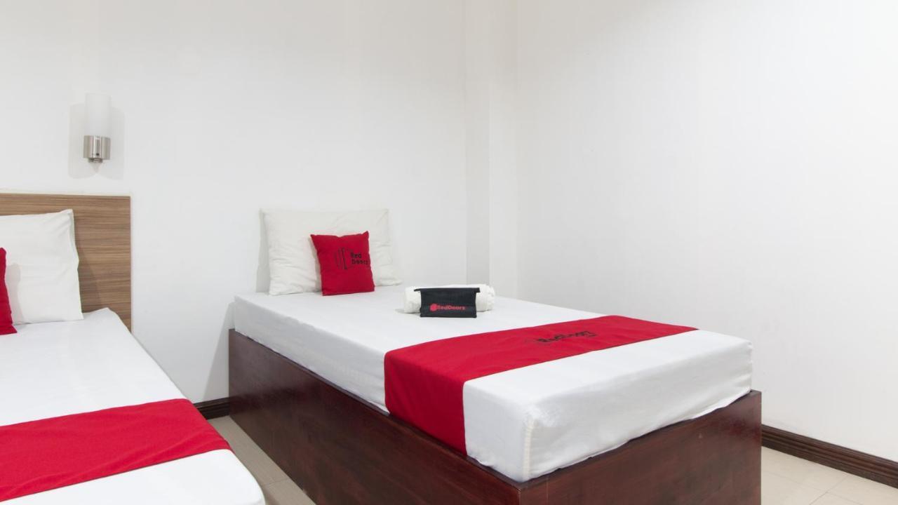 Reddoorz Plus Near Vigan City Commercial Center Exteriér fotografie